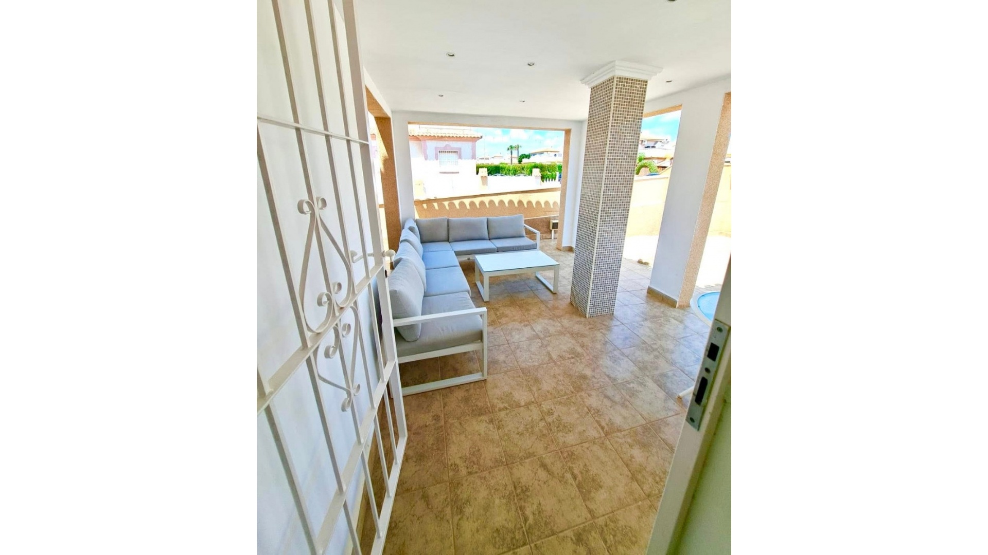 Wiederverkauf - Villa - Playa Flamenca - La Pinada