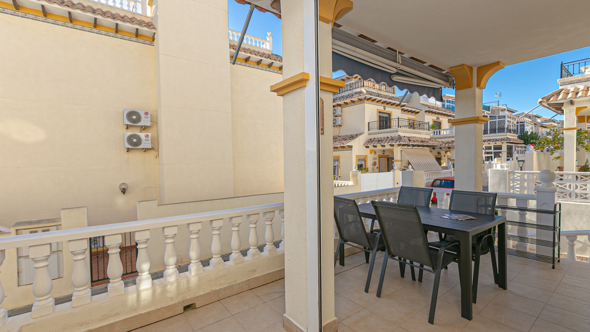 Wiederverkauf - Villa - Playa Flamenca - san jose