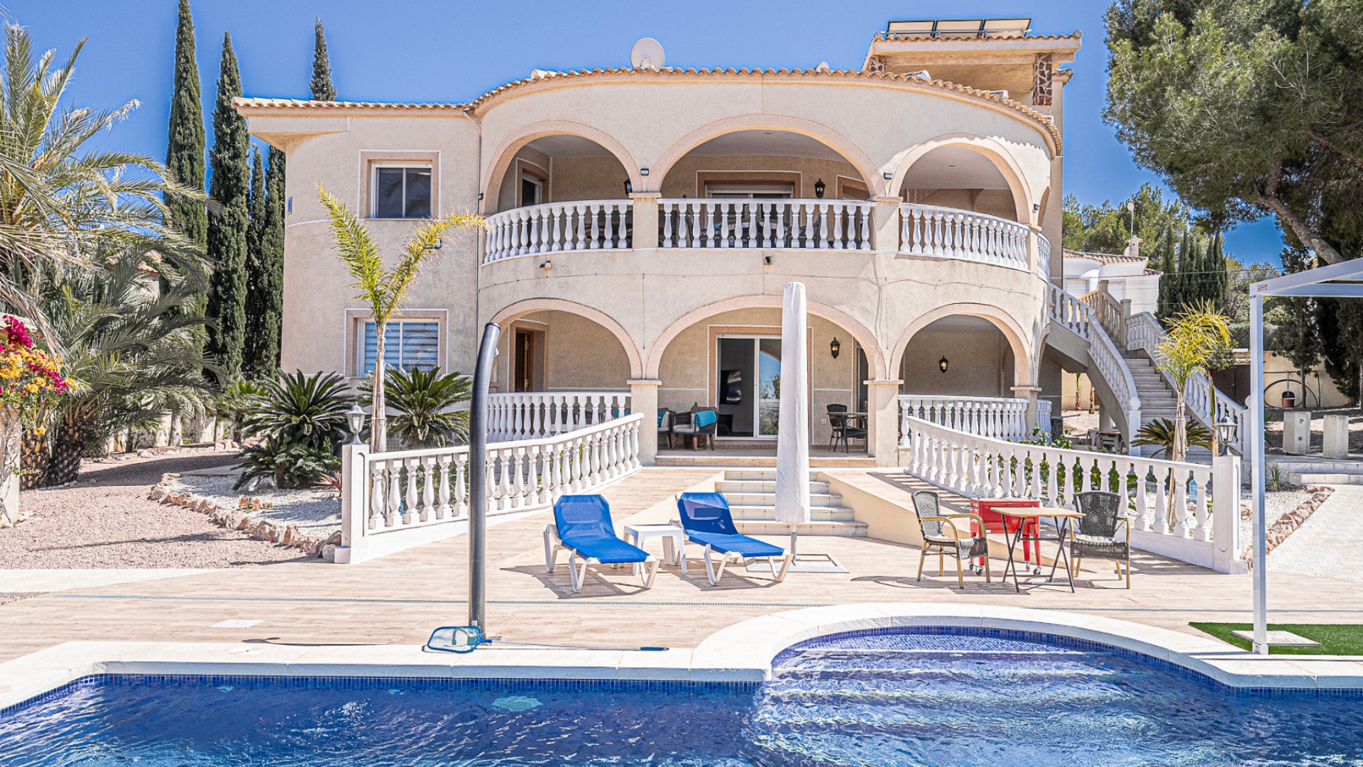 Wiederverkauf - Villa - San Miguel de Salinas - las comunicaciones