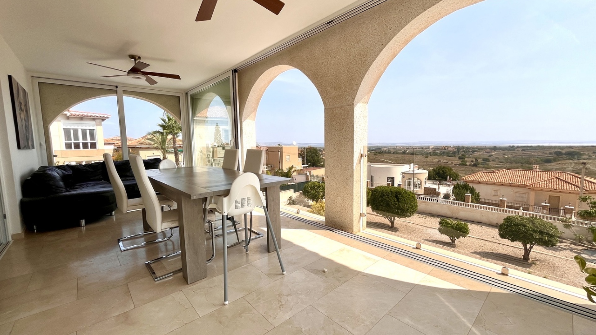 Wiederverkauf - Villa - San Miguel de Salinas - las comunicaciones