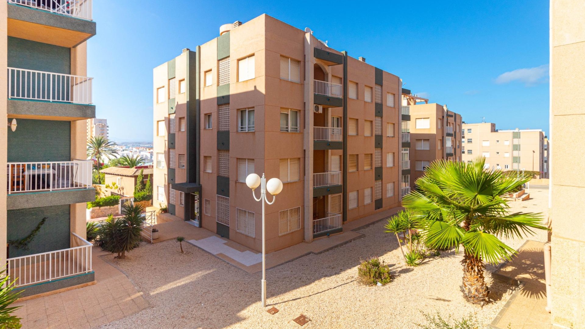 Wiederverkauf - Villa - Torrevieja - Aguas nuevas 2