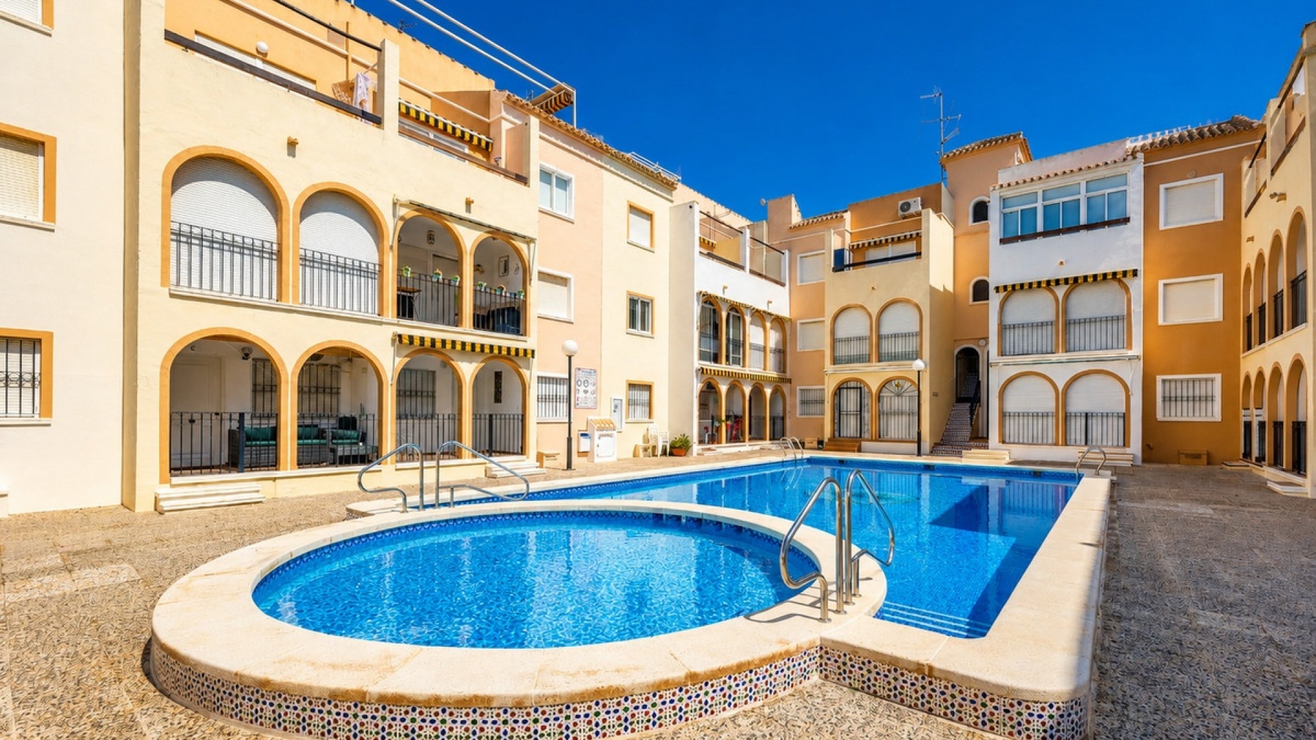 Wiederverkauf - Villa - Torrevieja - Torrevieja Centro