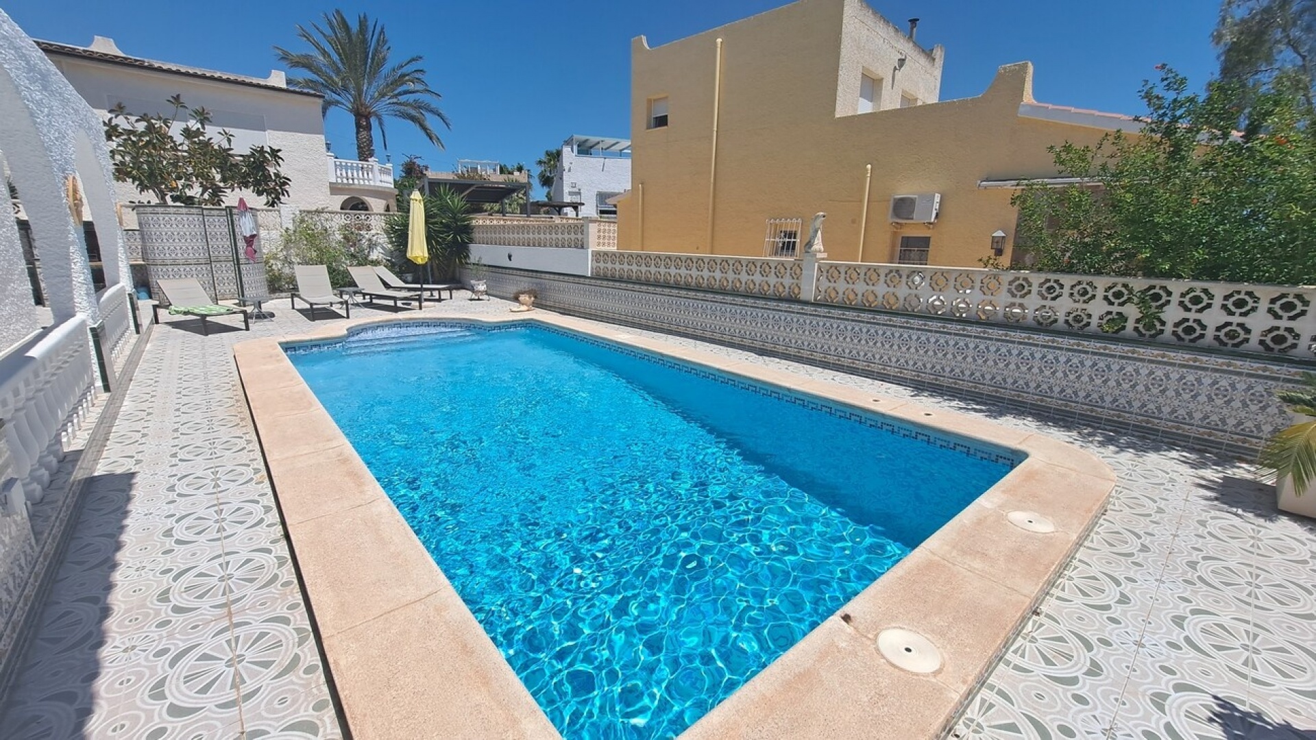 Wiederverkauf - Villa - Villamartin - blue lagoon