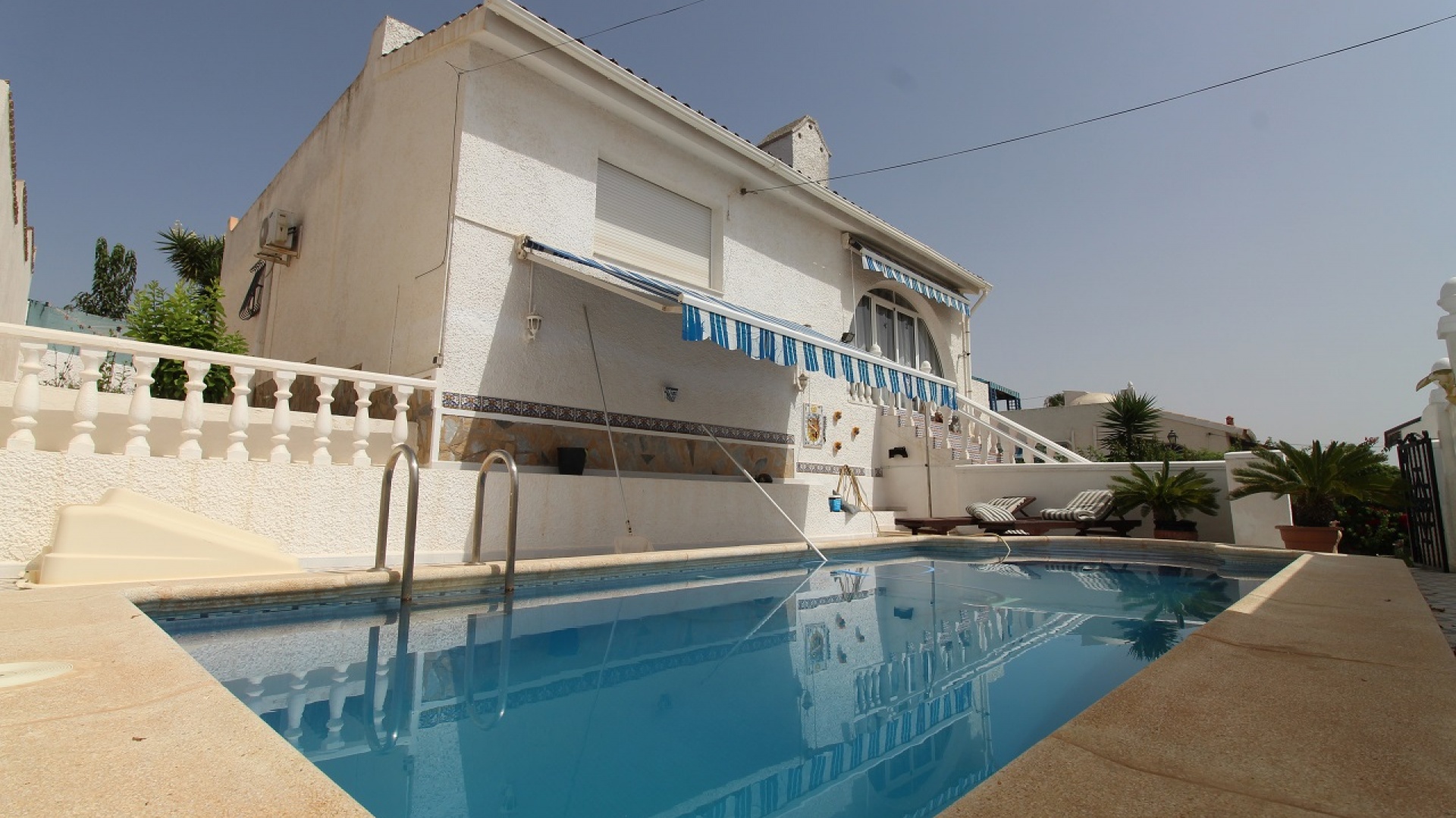 Wiederverkauf - Villa - Villamartin - blue lagoon