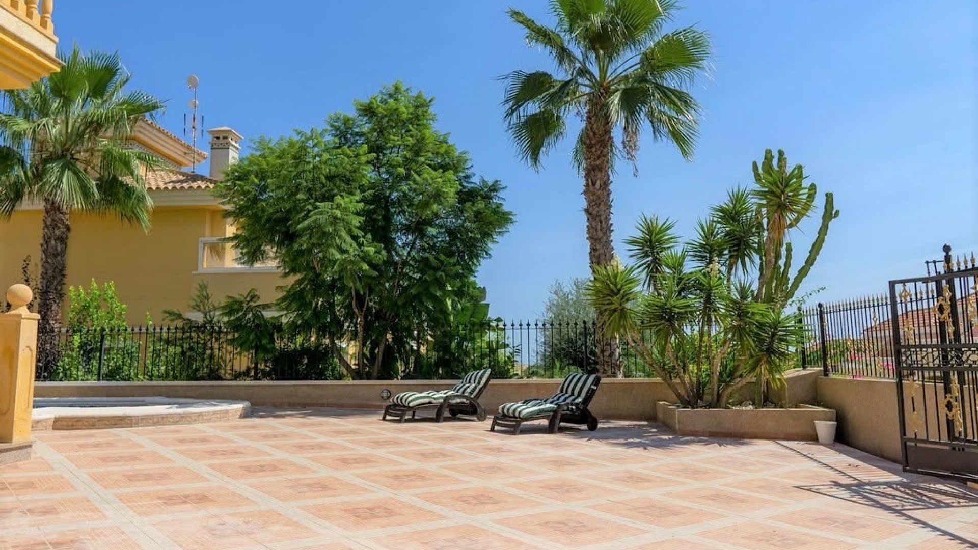 Wiederverkauf - Villa - Villamartin - El Galan