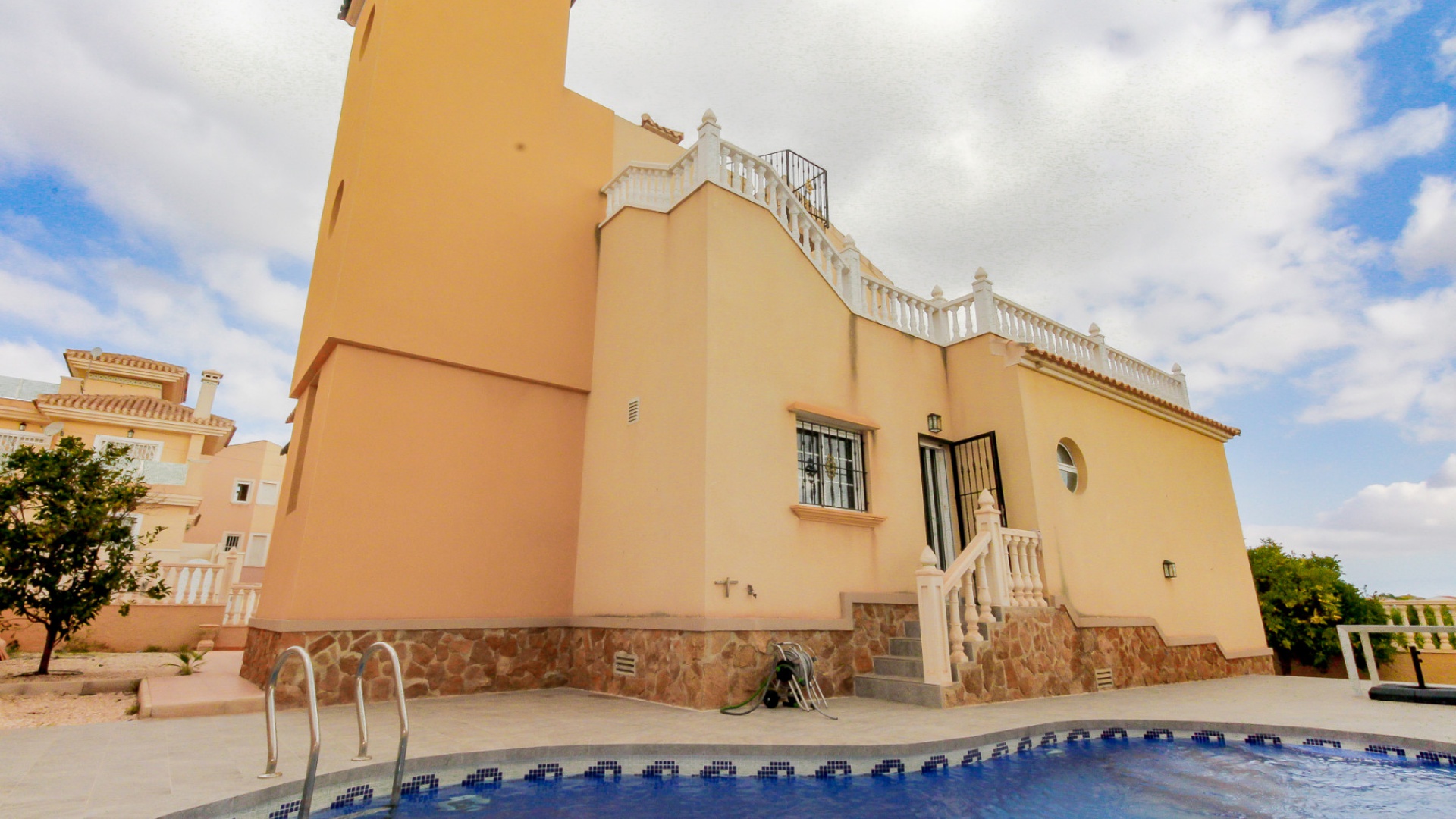 Wiederverkauf - Villa - Villamartin - El Galan