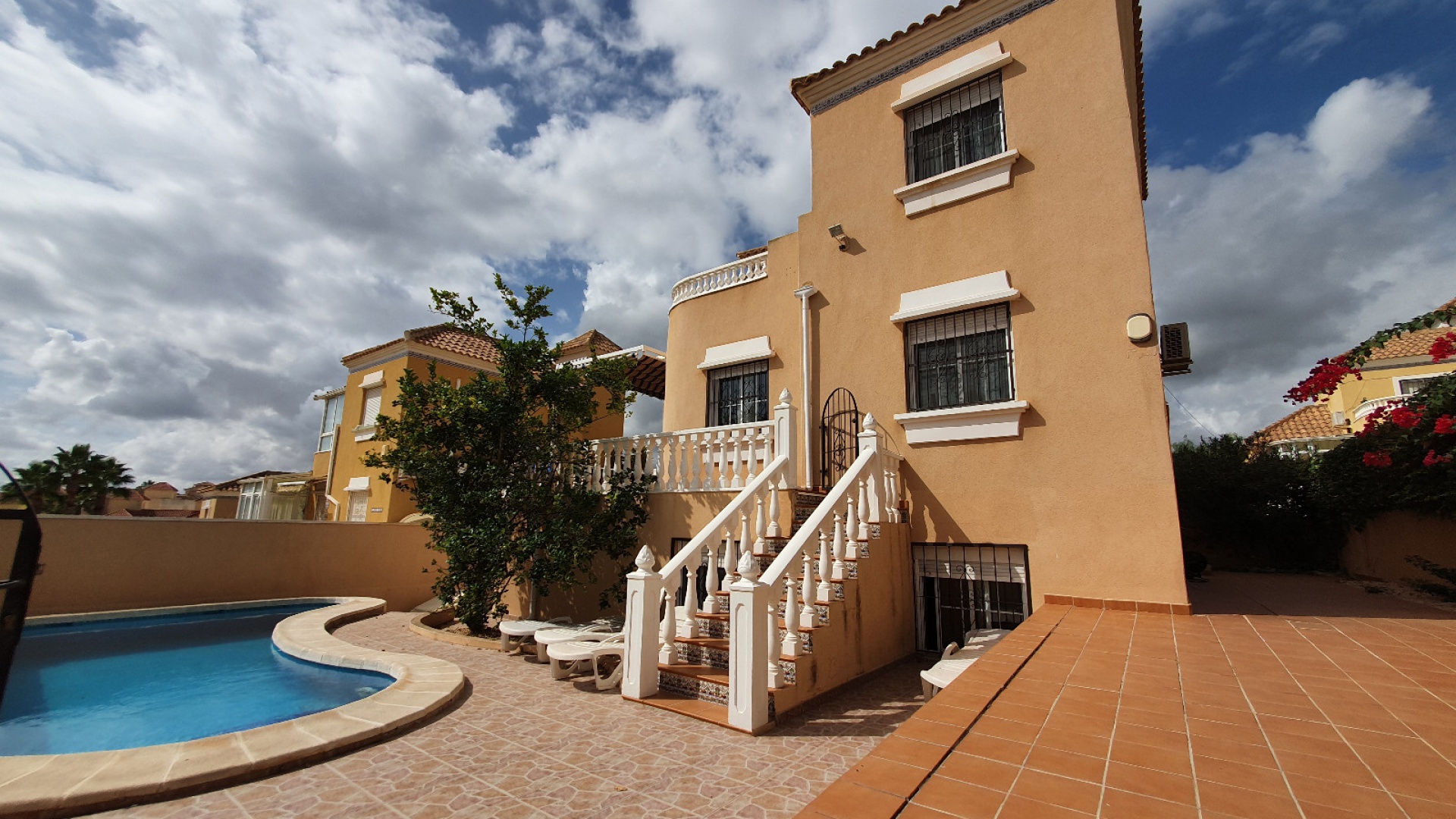 Wiederverkauf - Villa - Villamartin - El Galan