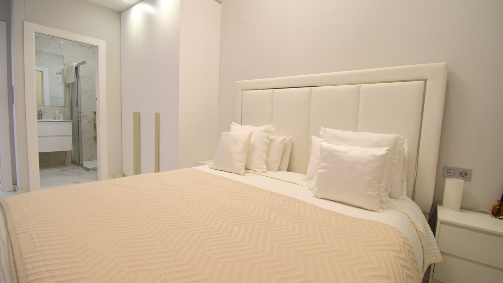 Wiederverkauf - Villa - Villamartin - PAU 26