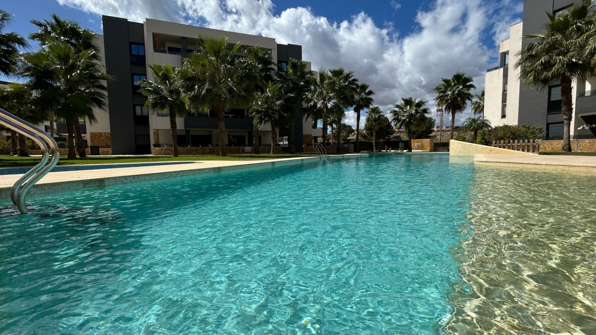 Wiederverkauf - Wohnung - Los Altos - Res. El Amanecer