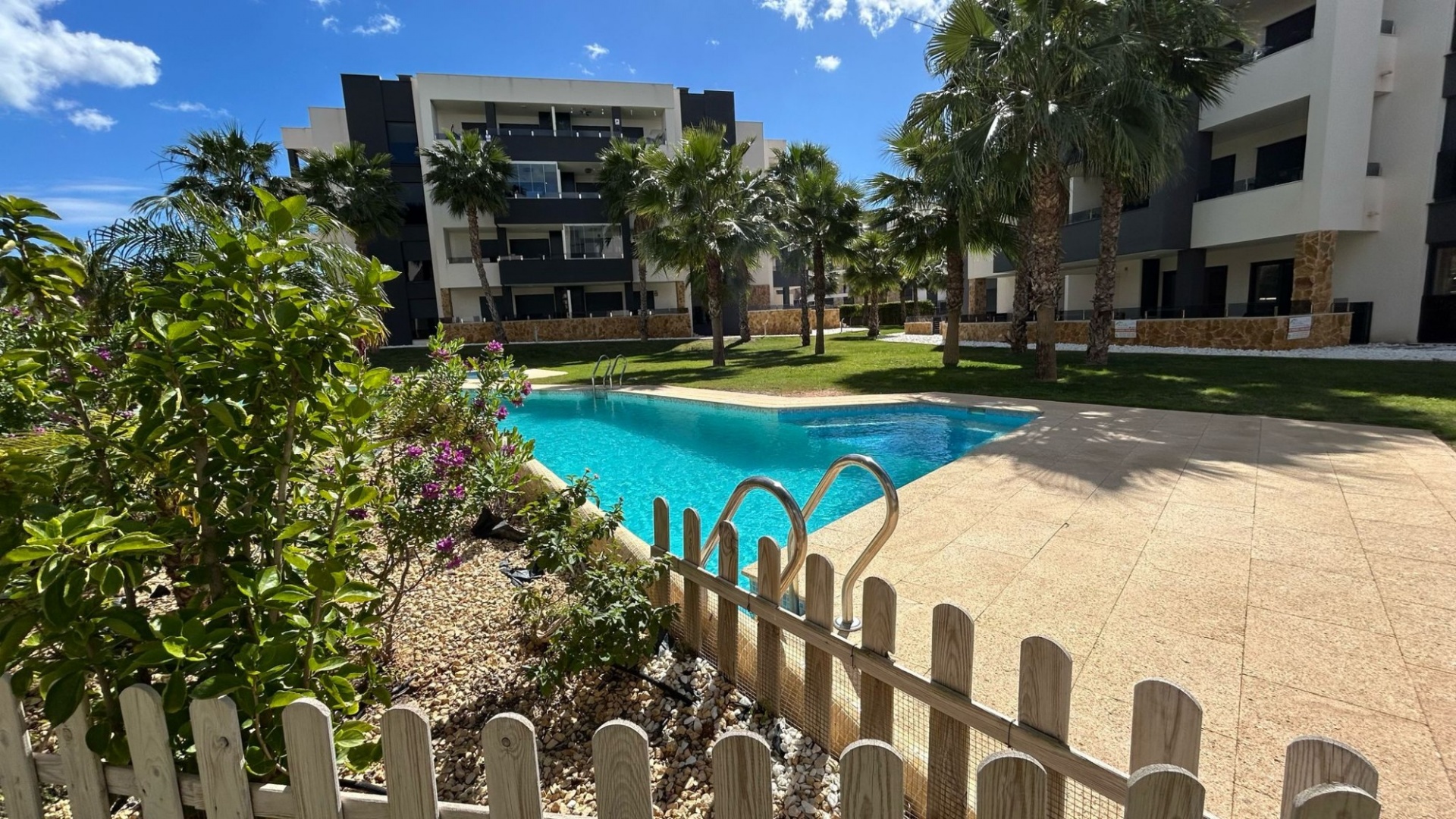 Wiederverkauf - Wohnung - Los Altos - Res. El Amanecer