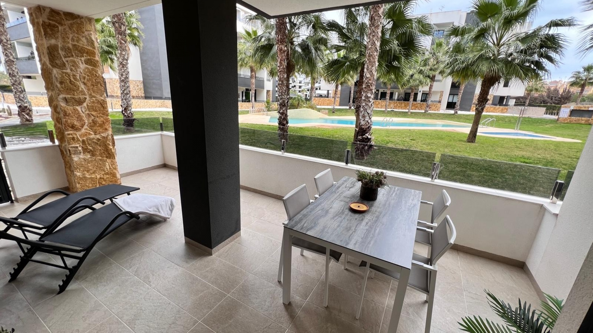 Wiederverkauf - Wohnung - Los Altos - Res. El Amanecer