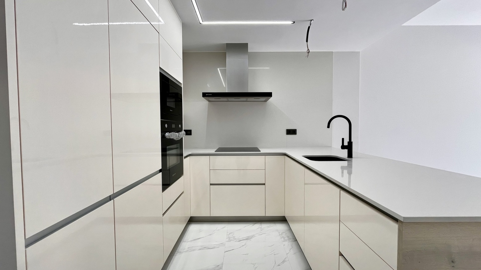 Wiederverkauf - Wohnung - Punta Prima - Res. Innova Beach