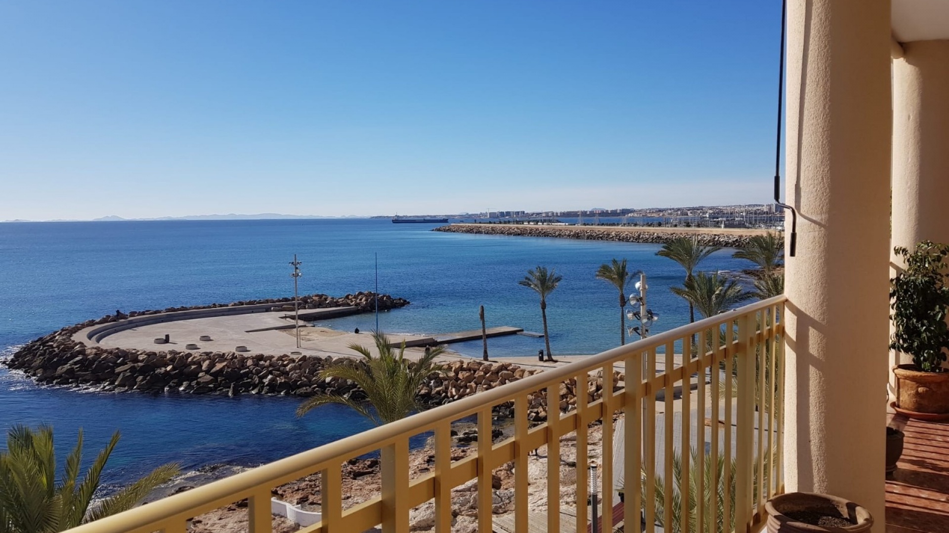 Wiederverkauf - Wohnung - Torrevieja - 1st line to the sea