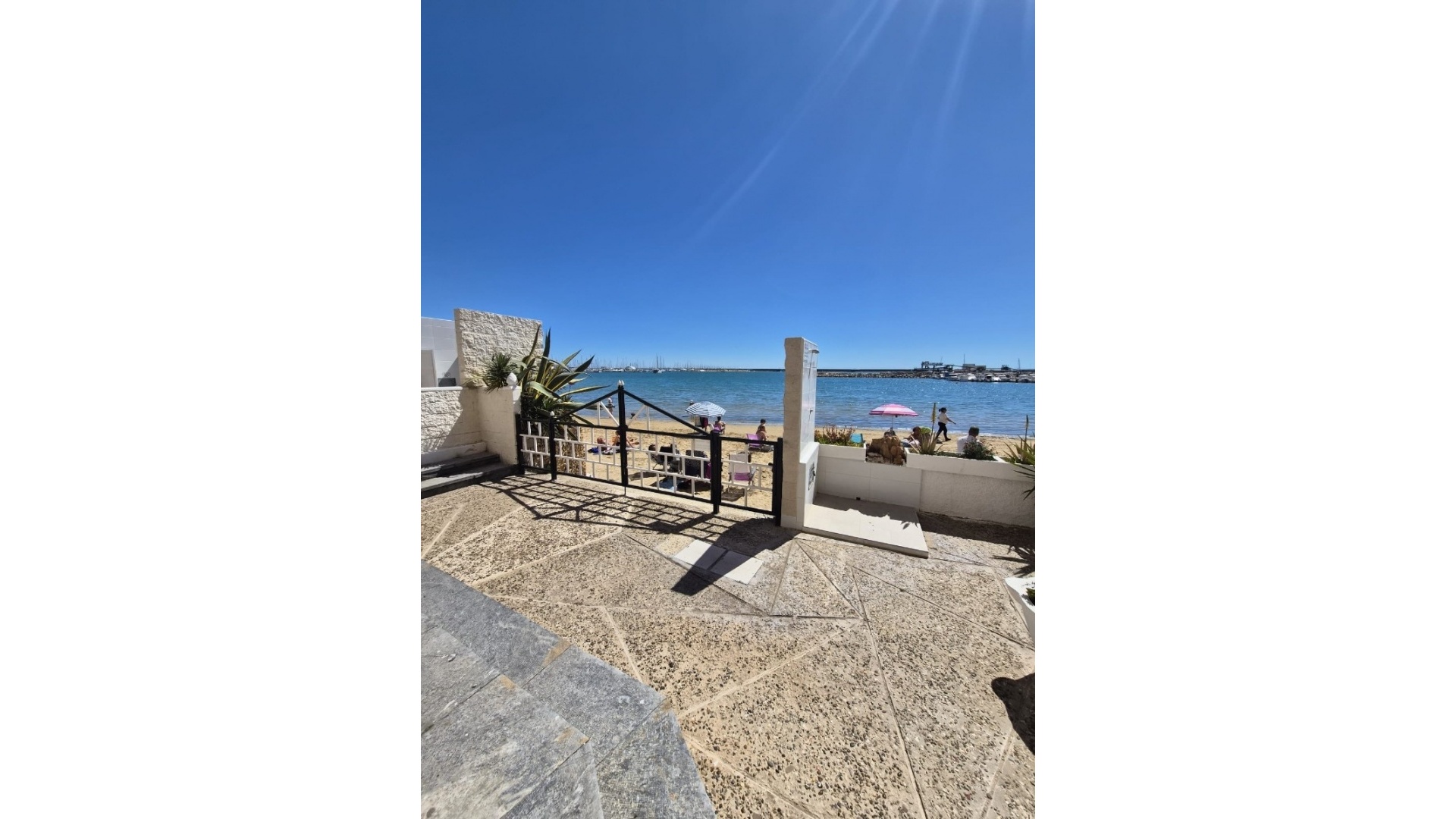 Wiederverkauf - Wohnung - Torrevieja - 1st line to the sea