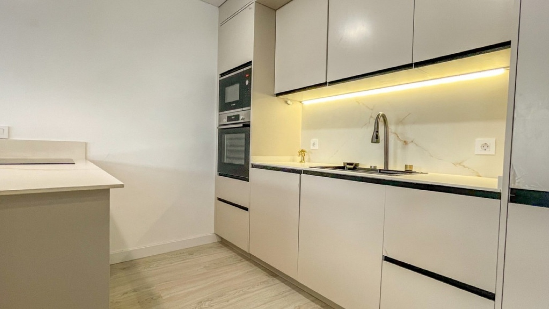 Wiederverkauf - Wohnung - Torrevieja - Torrevieja Centro