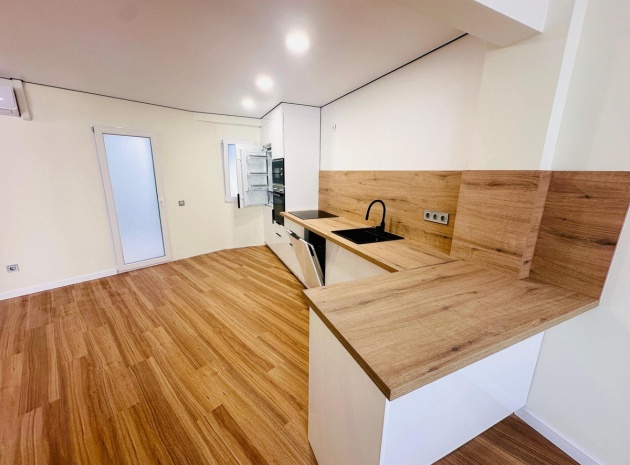 Wohnung - Wiederverkauf - Alicante - Alicante Centro