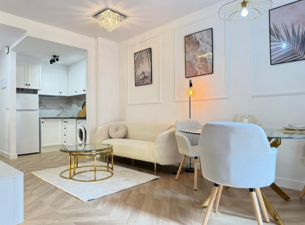 Wohnung - Wiederverkauf - Alicante - Parque de las Naciones