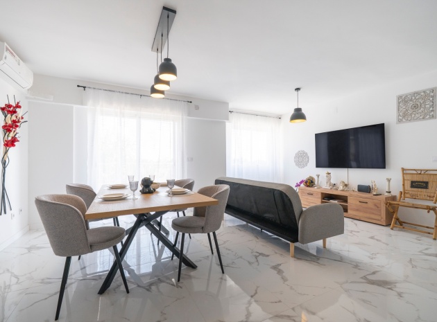 Wohnung - Wiederverkauf - Orihuela Costa - Punta Prima