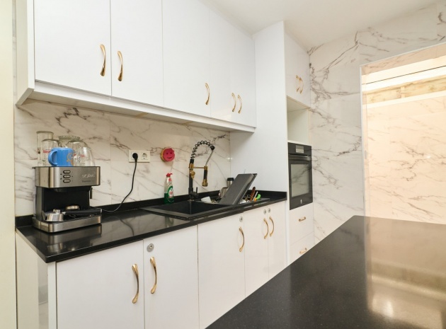Wohnung - Wiederverkauf - Torrevieja - CSP-31449