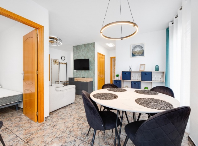 Wohnung - Wiederverkauf - Torrevieja - ESMA-27300