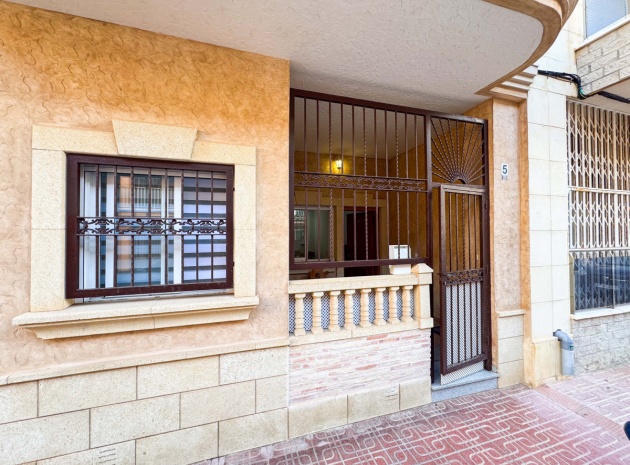 Wohnung - Wiederverkauf - Torrevieja - La Mata