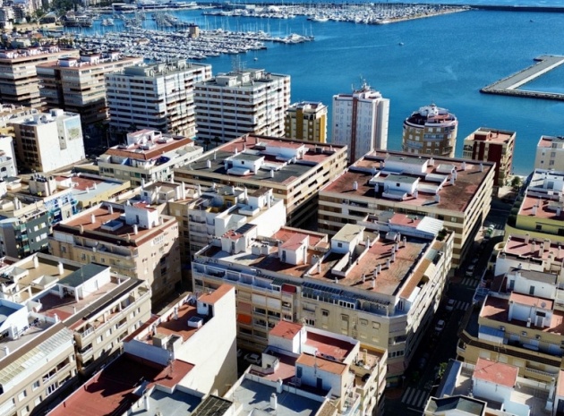 Wohnung - Wiederverkauf - Torrevieja - Torrevieja Centro