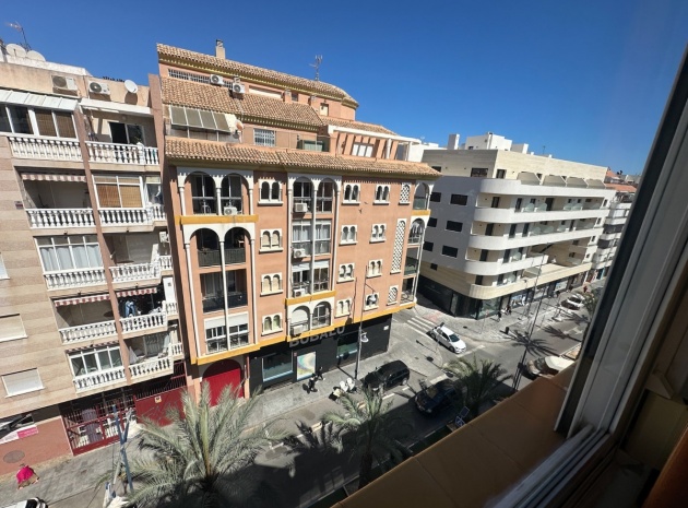 Wohnung - Wiederverkauf - Torrevieja - Torrevieja Centro