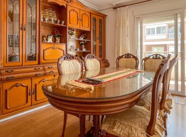 Wohnung - Wiederverkauf - Torrevieja - Torrevieja Centro