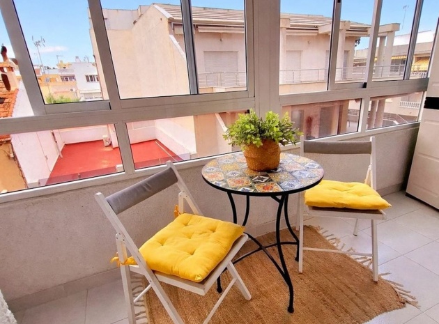 Wohnung - Wiederverkauf - Torrevieja - Torrevieja Centro