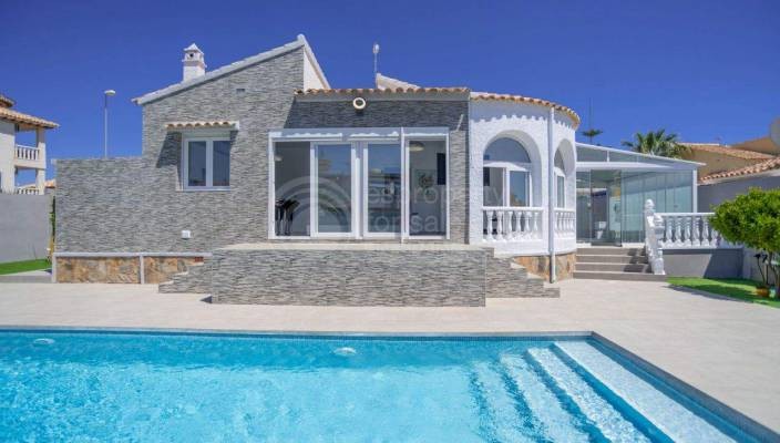 Découvrez les avantages de vivre nos villas exclusives à vendre à Villamartin