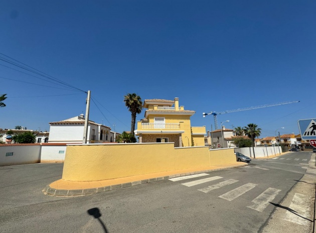 Wiederverkauf - Villa - Villamartin - El Galan