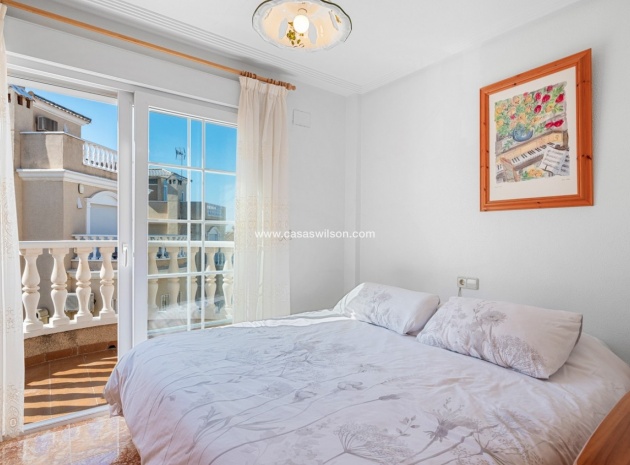 Resale - Villa - Los Altos - villas del duque