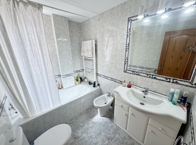 Resale - Villa - Villamartin