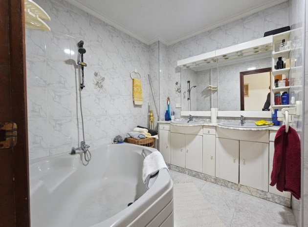 Resale - Apartment - Benijofar