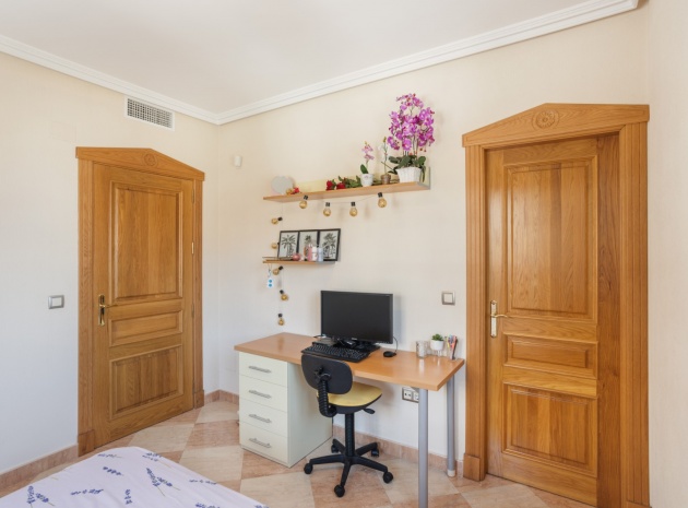 Resale - Villa - Torrevieja - la veleta