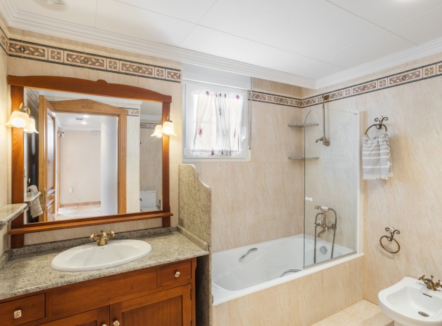 Resale - Villa - Torrevieja - la veleta