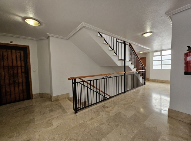 Återförsäljning - Lägenhet - Punta Prima - la entrada