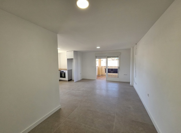 Återförsäljning - Lägenhet - Punta Prima - la entrada