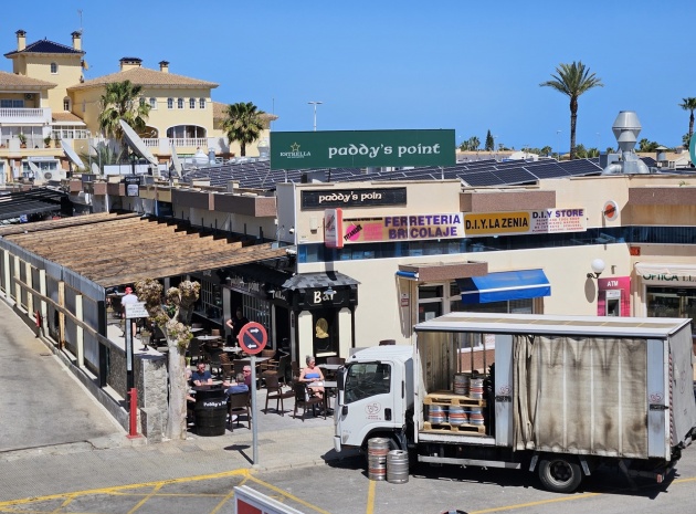 Återförsäljning - Lägenhet - Punta Prima - la entrada