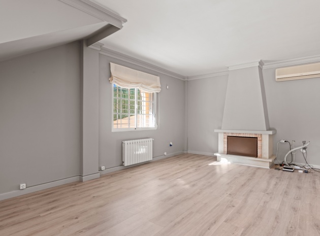 Resale - Villa - Los Balcones