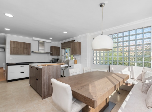 Resale - Villa - Los Balcones