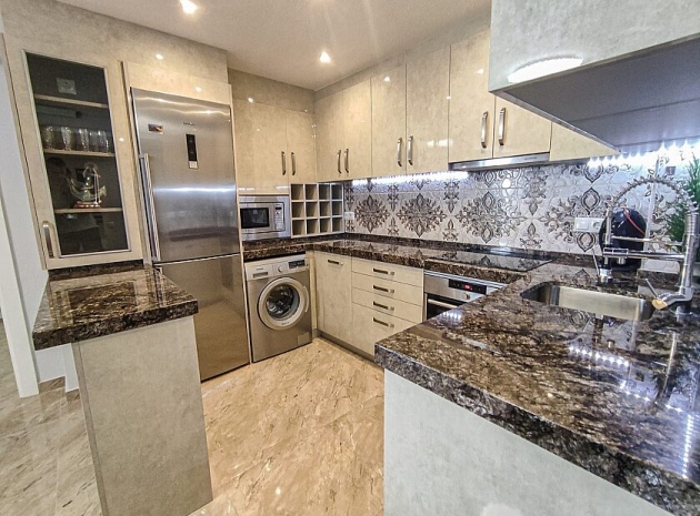 Wiederverkauf - Villa - Orihuela Costa - Villamartin