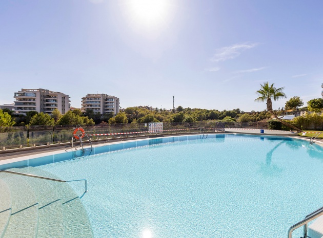 Resale - Apartment - Villamartin