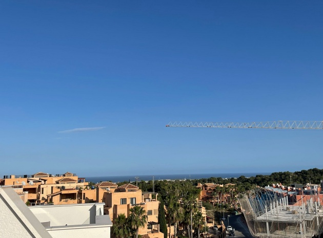 Resale - Apartment - Villamartin