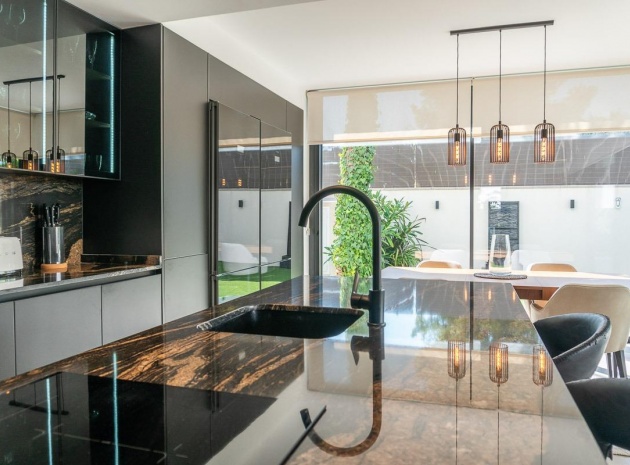 Resale - Villa - Los Balcones