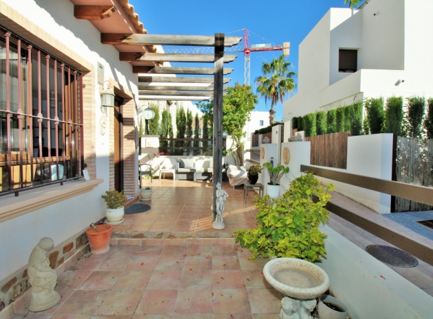 Resale - Villa - Villamartin