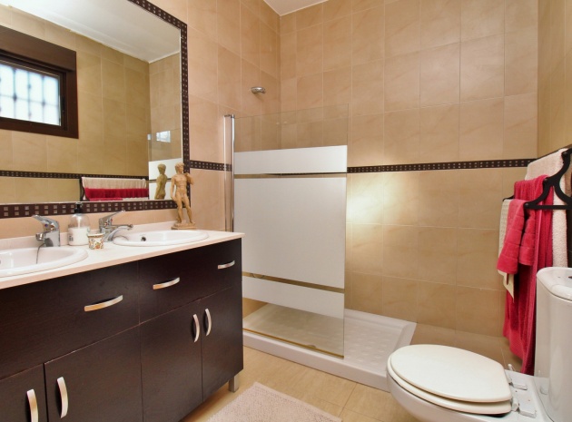 Resale - Villa - Villamartin