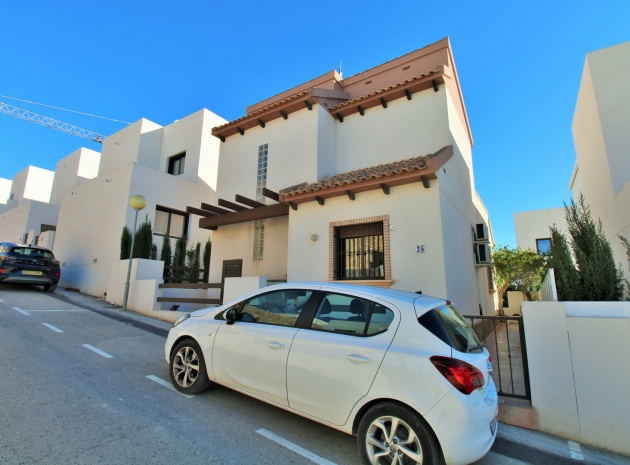 Resale - Villa - Villamartin