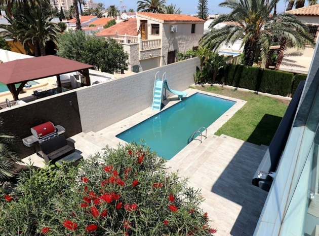 Wederverkoop - Villa - Torrevieja - Nueva Torrevieja