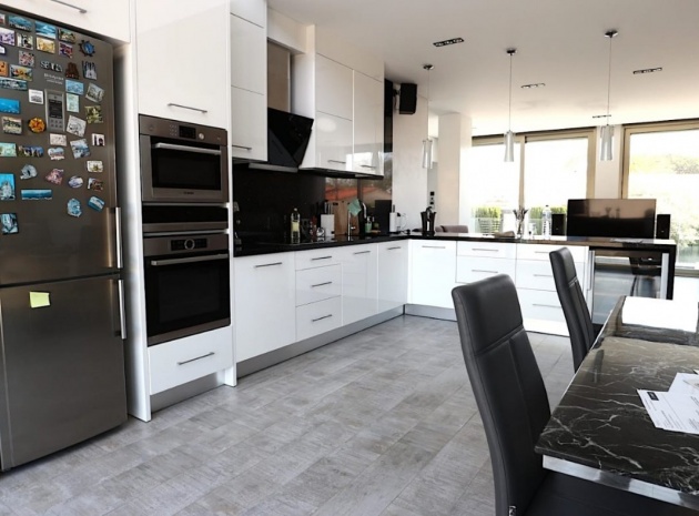 Wederverkoop - Villa - Torrevieja - Nueva Torrevieja